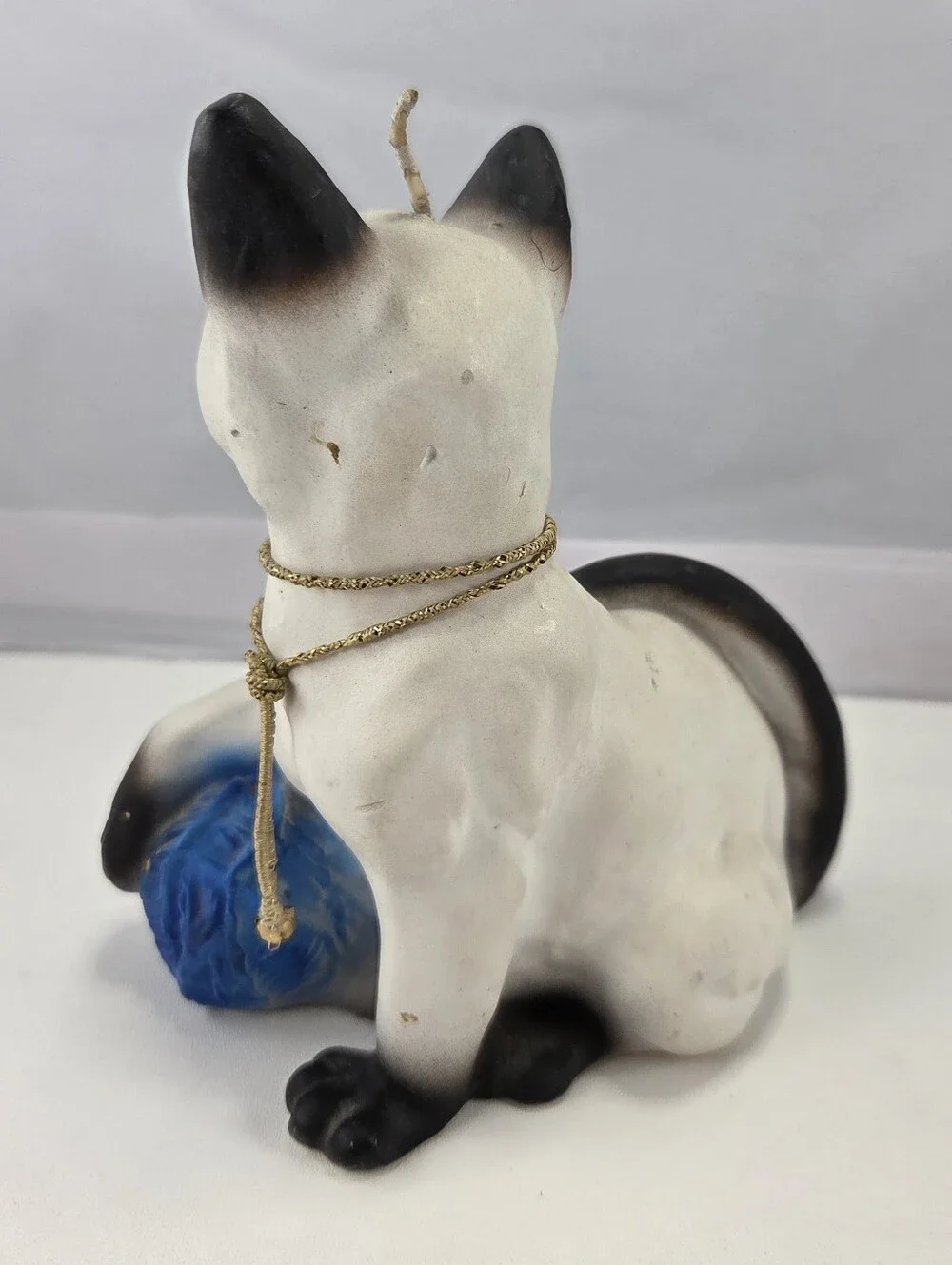 Vintage 1960s/70s Siamese Cat Figural Candle with Yarn Ball & Collar